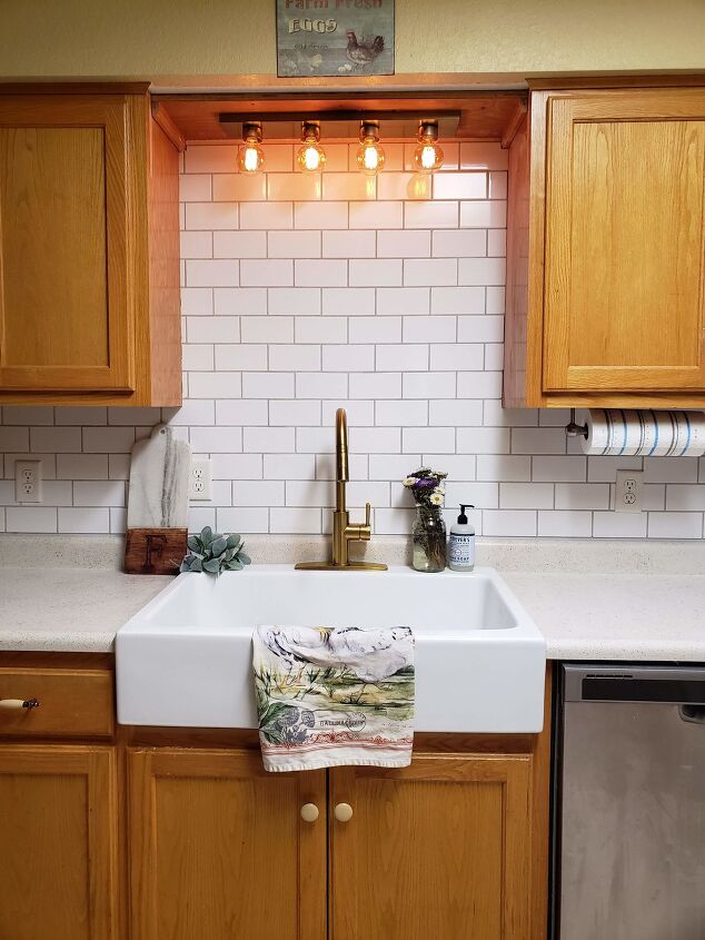 10 of our favorite makeovers of 2020, Breathe life into old kitchen cabinets with Valspar Cabinet Enamel