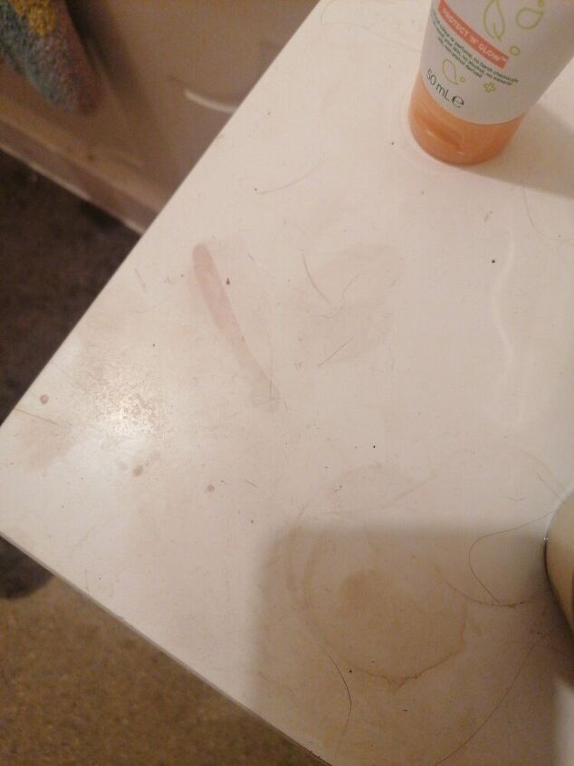 q clean permanent hair dye from a plastic loo seat and window sill