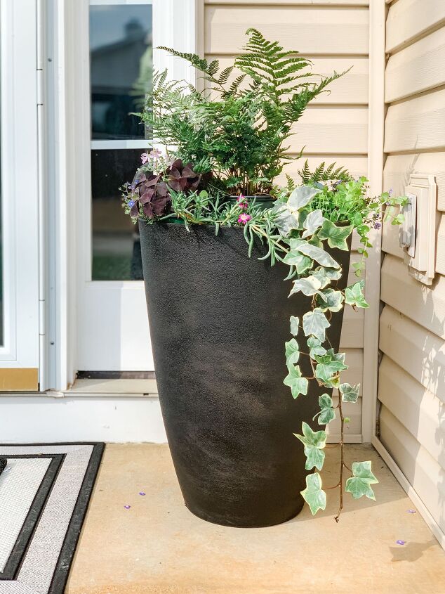 the 20 most useful home tricks techniques people shared in 2021, Give old planters a sophisticated facelift with mud and spray paint