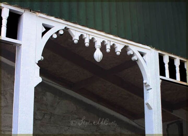 the 20 most useful home tricks techniques people shared in 2021, Add a whimsical gingerbread house trim to your door using toy blocks