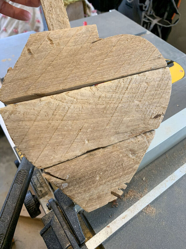 hacer un corazn de madera de la chatarra de madera