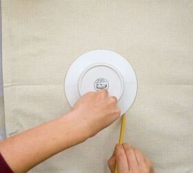 Why everyone will trace a plate on a pillow after seeing this trick