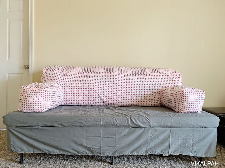 cmo convertir una cama gemela en un sof, Despu s con la almohada de sof sin tufting