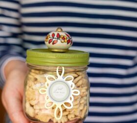 15 maneras de etiquetar organizar y desordenar todas tus cosas, Tarros de vidrio con pomo