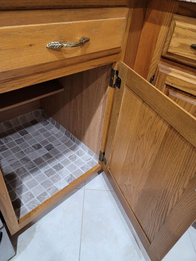 How to Remove Shelf Liner From Cabinets