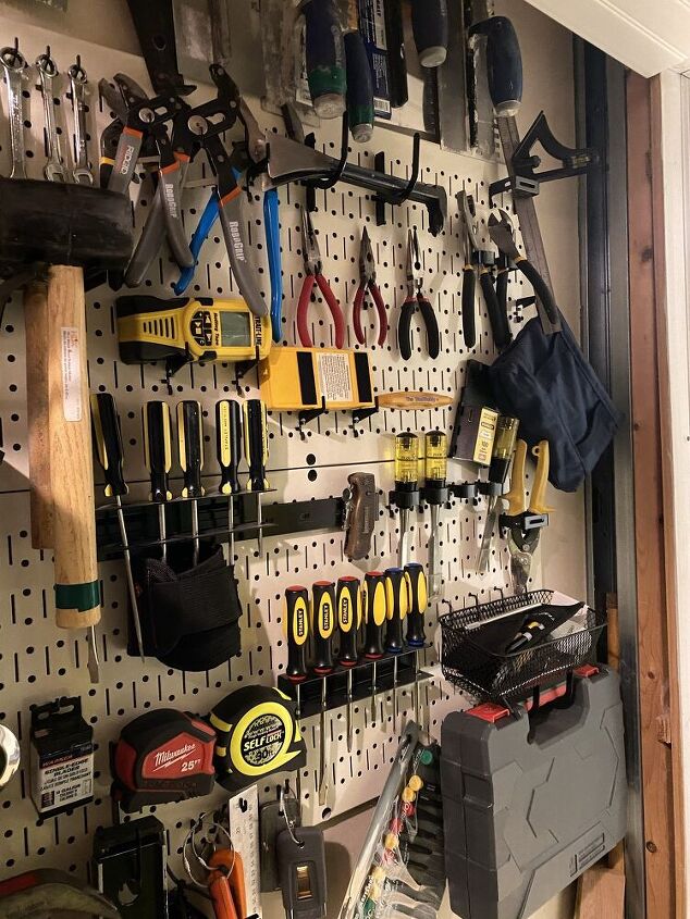 fcil organizao do armrio de ferramentas para criar mais espao de armazenamento