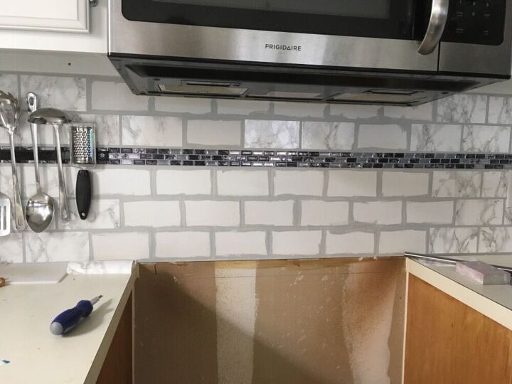 kitchen makeover faux marble tile backsplash
