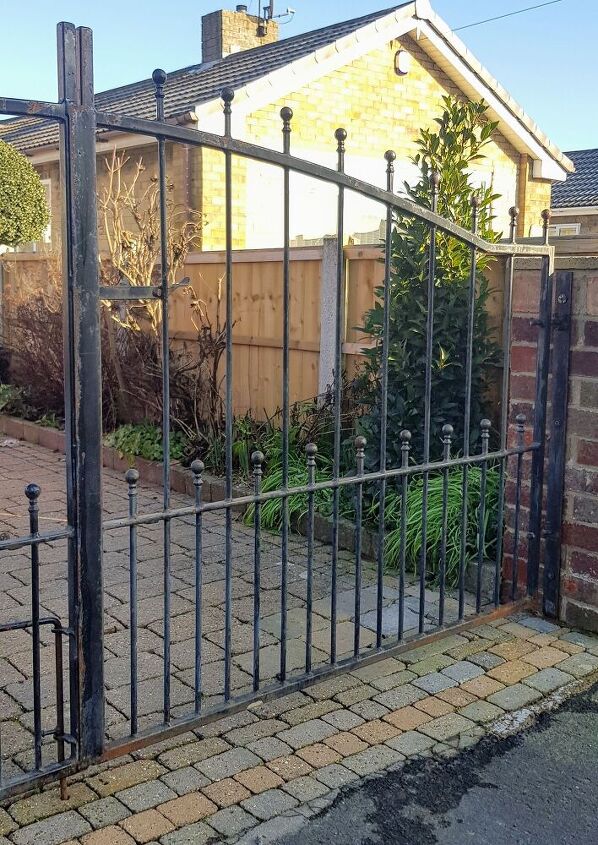 double metal driveway gate installation