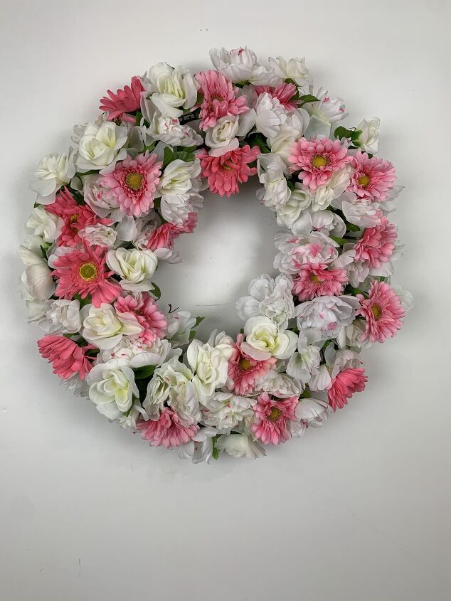 11 magnficas ideas para alegrar la decoracin con flores, Corona de flores silvestres