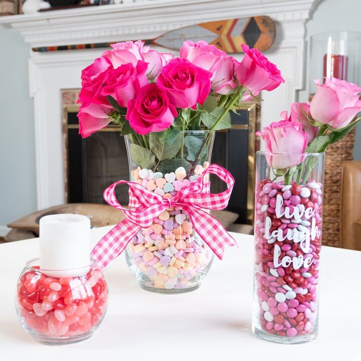 11 formas ms dulces de decorar tu espacio para el da de san valentn, Expositores de cristal para caramelos de San Valent n