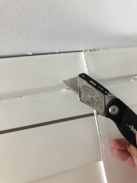 how to fix those ugly gaps in your crown molding and kitchen cabinets