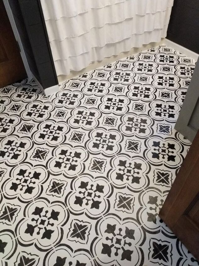 i painted and stenciled my linoleum floor
