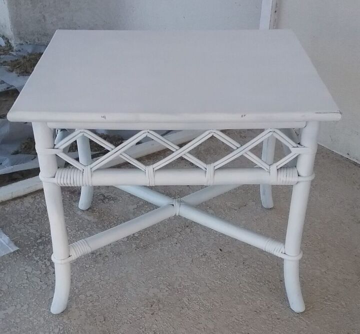 chalk painted end table refresh