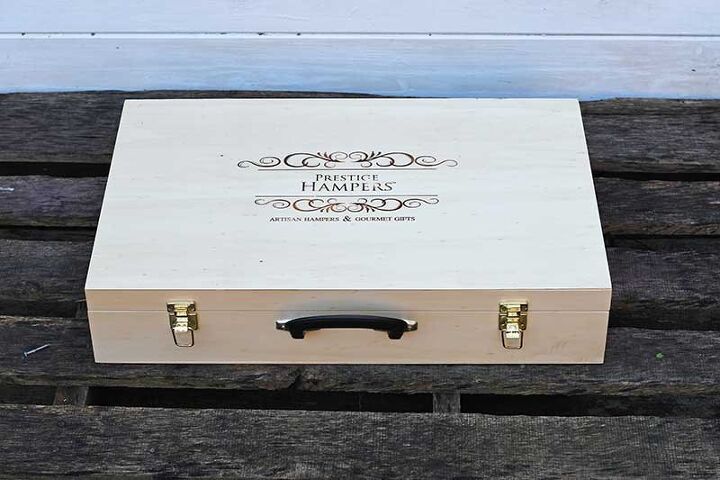 25 times diyers turned old items into something useful, Wine box