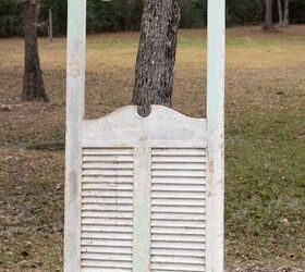 The beautiful way to use an old screen door this spring