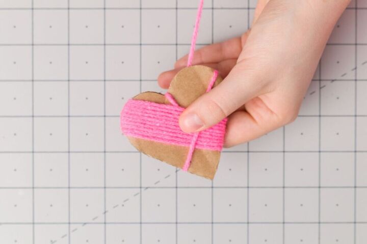 how to make diy yarn wrapped hearts with free template