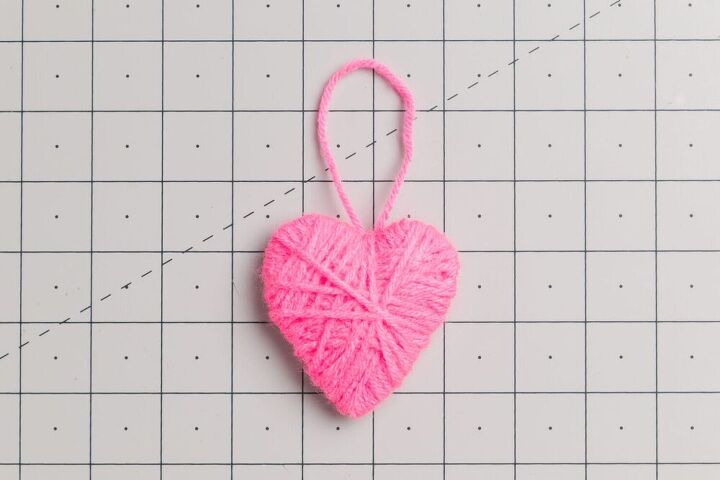how to make diy yarn wrapped hearts with free template