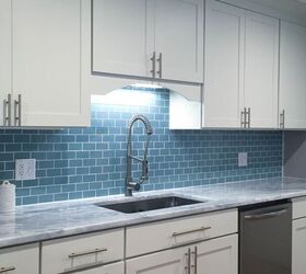 20 ways to add a coastal vibe to your home without being tacky, Give your kitchen an oceanic feel with a new backsplash