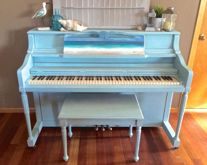 20 ways to add a coastal vibe to your home without being tacky, Turn your piano into a display of oceanic art