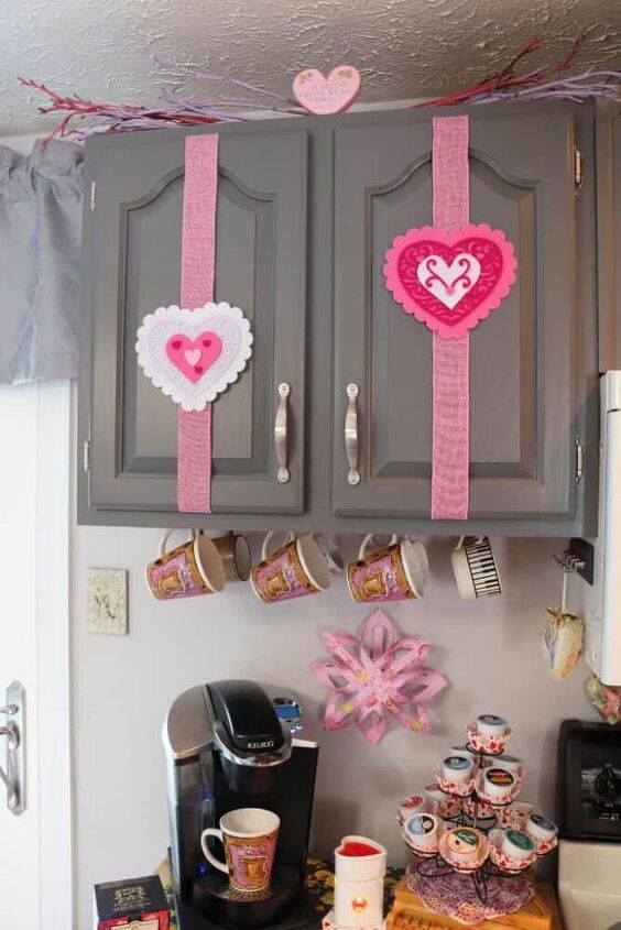decorao dos namorados em armrios de cozinha