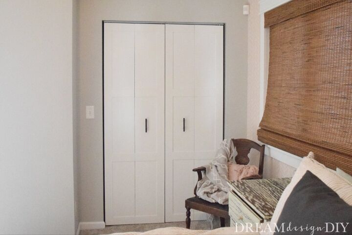 diy modern bifold closet door makeover tome una puerta de drab to fab