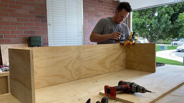 diy mudroom built in