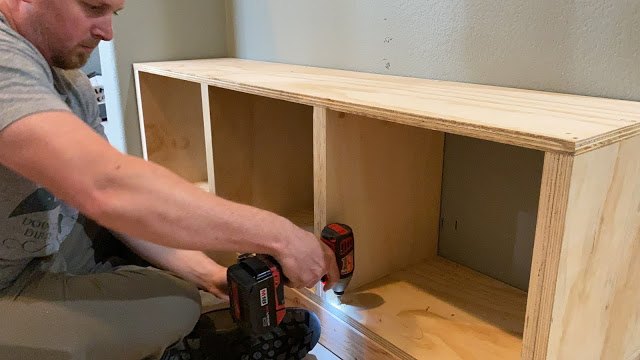 diy mudroom built in