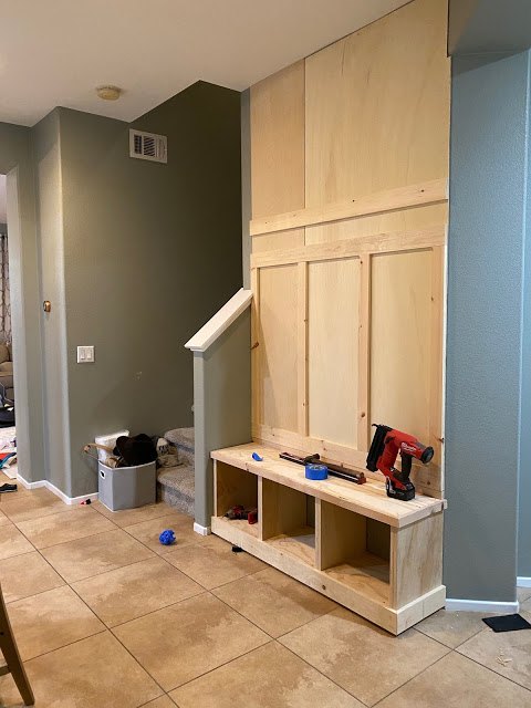 diy mudroom built in