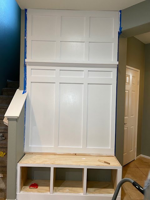 diy mudroom built in