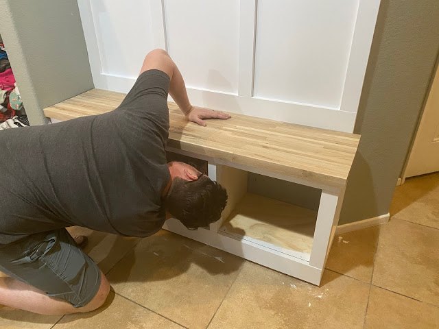 diy mudroom built in