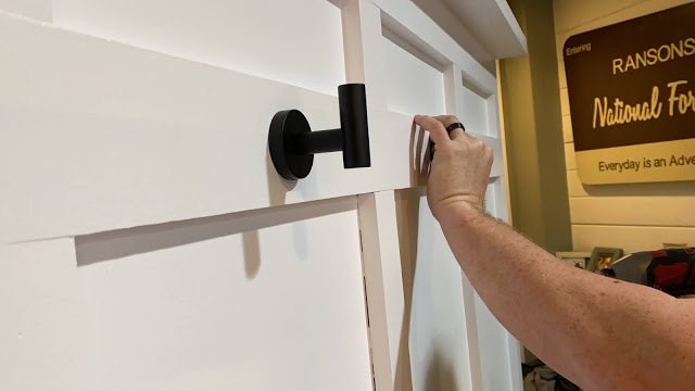 diy mudroom built in