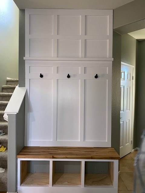 diy mudroom built in