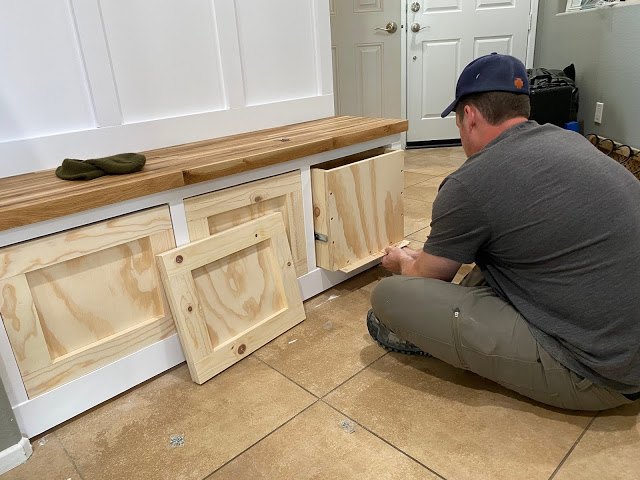 diy mudroom built in