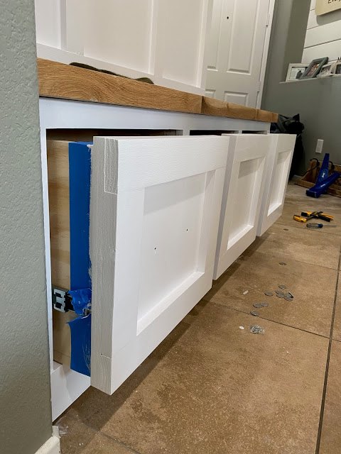 diy mudroom built in