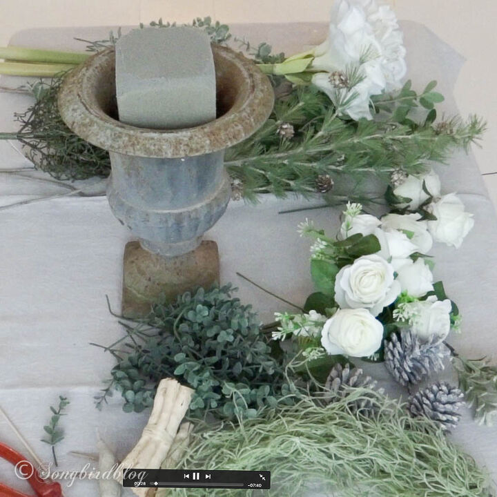 arranjo de flores de inverno diy para a mesa do jardim, Re na seus materiais e defina o estilo de sua pe a central