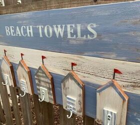 beach huts and beach towels, Tada
