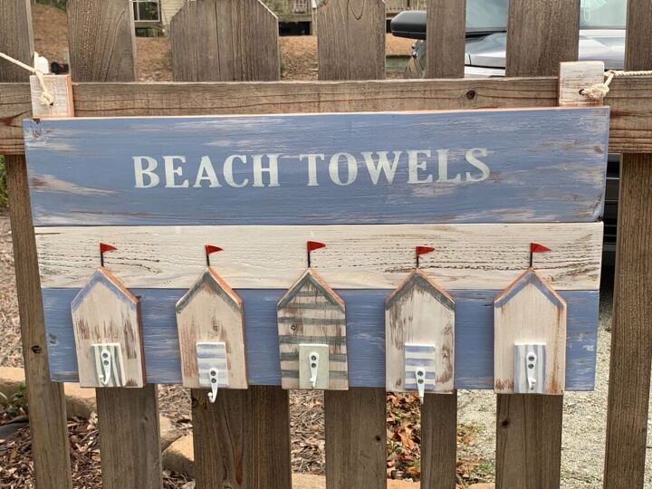 beach huts and beach towels, Beach huts and beach towels