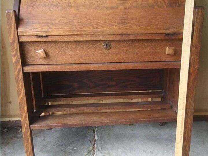 q how can i raise up this desk