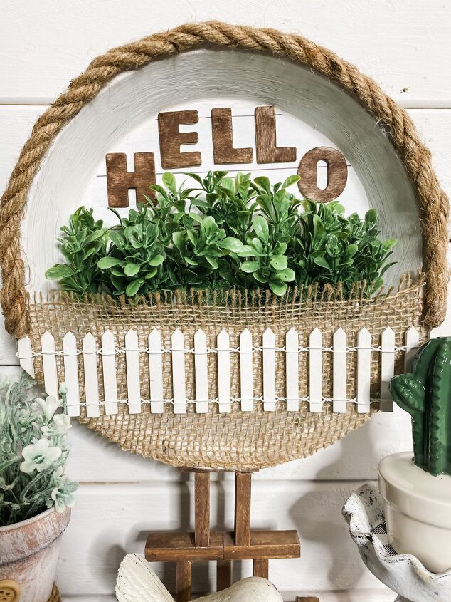 s 20 cute ways to welcome spring next month, Pie pan spring decor