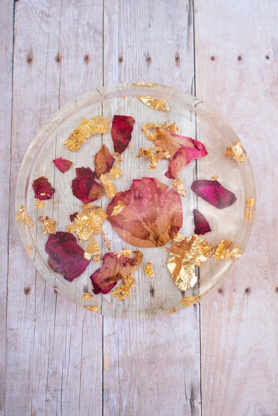 20 maneiras bonitas de dar as boas vindas primavera no prximo ms, Como fazer um porta copos de resina ep xi de cor ouro rosa