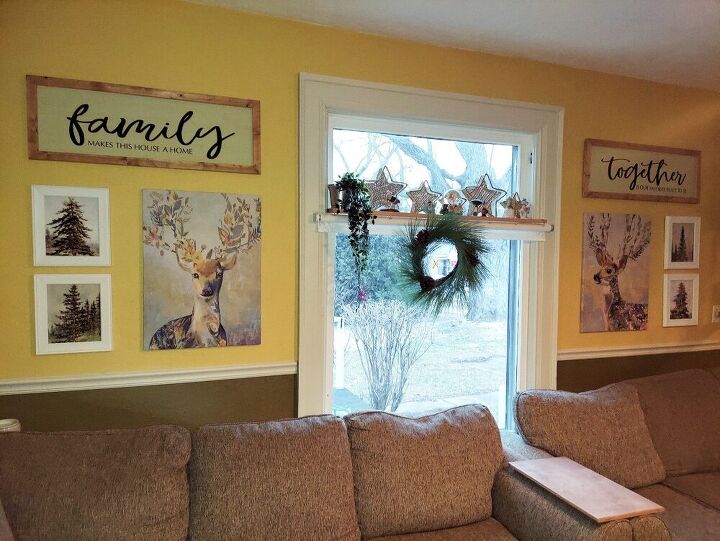 15 maneras de hacer que tus paredes se vean geniales sin usar pintura, Un espacio familiar que se renueva con un letrero de cita grande hecho a mano