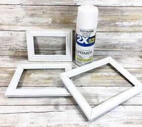 You still have time to copy this woman's clever picture frame idea for winter