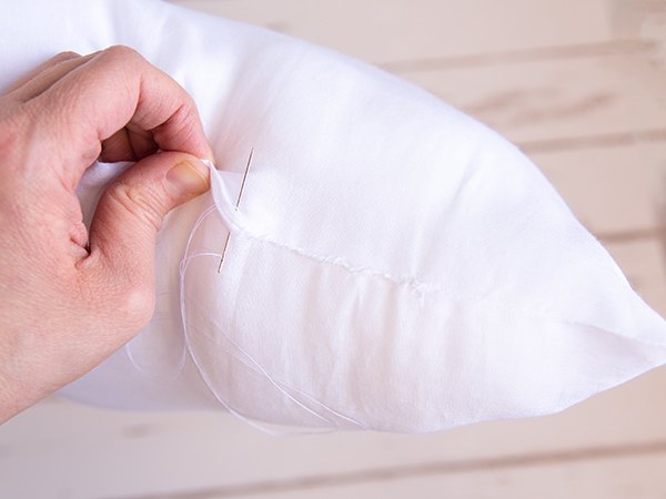 cmo coser una funda de almohada de seda a partir de una bufanda formas de almohada