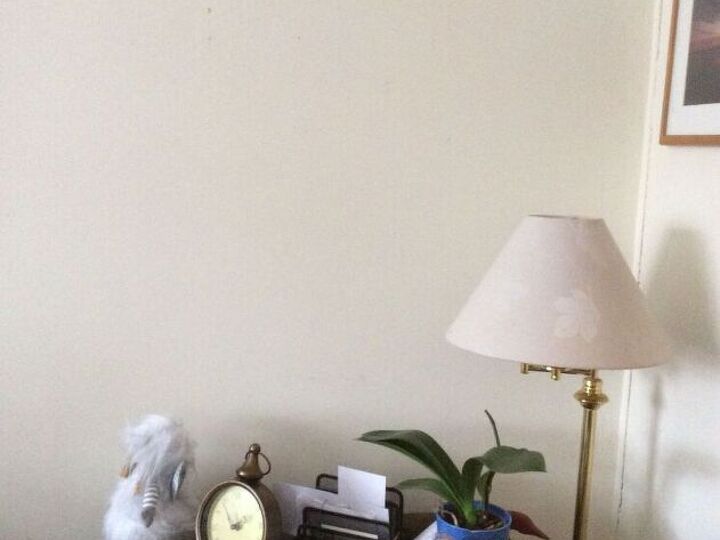 q how to decorate this wall space