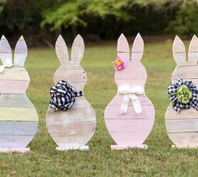 20 ideas creativas de pascua que necesitars esta primavera, Conejo de pie DIY madera de palet recuperada