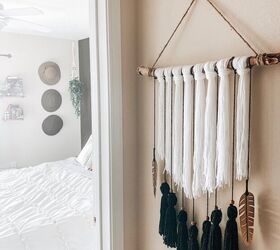 20 pretty dollar tree transformations for you to copy this weekend, Put together a yarn wall hanging with dollar store decor