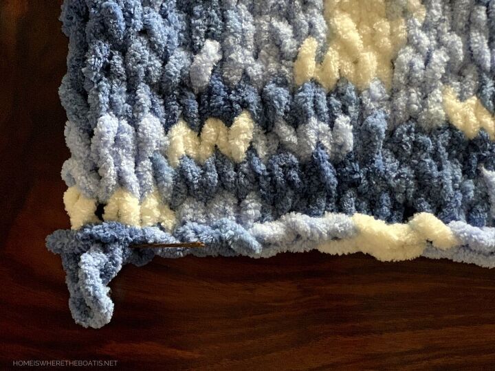 How to Make an EZ Loop Yarn Throw Blanket | Hometalk