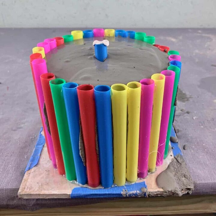 make a fluted concrete planter with straws