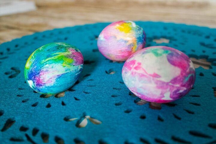 como fazer tie dye em ovos de pscoa