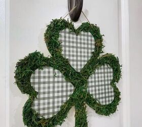 s 17 fun decor ideas for st patrick s day, Grassy shamrock wreath